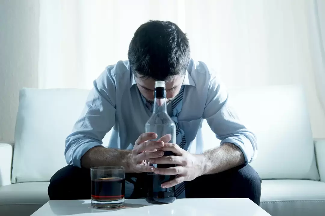 man drinking alcohol how to stop