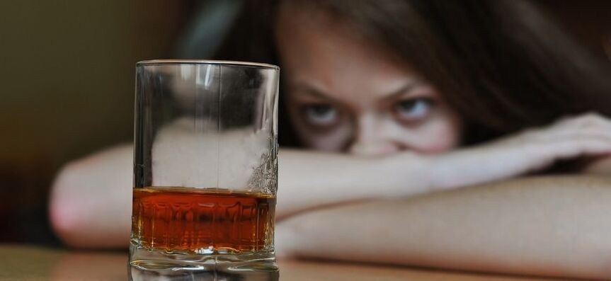 woman drinking alcohol how to stop